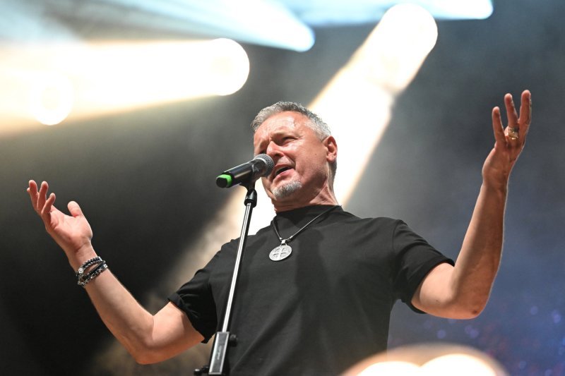 Thompson na koncertu 'Split slavi, moli i voli'