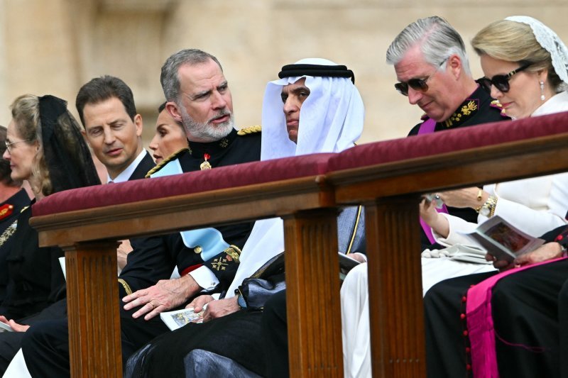 Španjolski kralj Felipe VI i šeik Saud bin Saqr al Qasimi