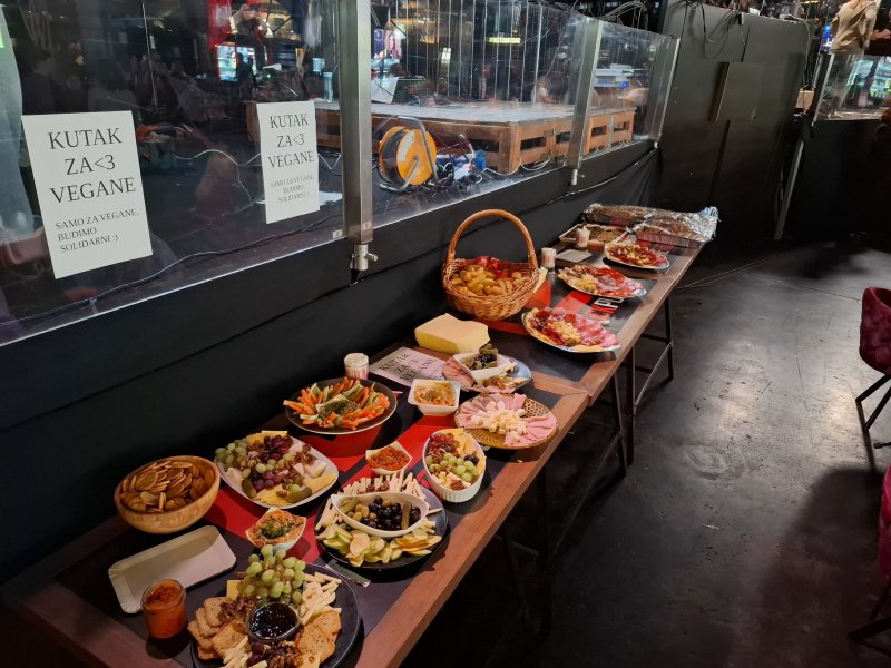 U stožeru Možemo! i SDP-a u Tvornici kulture pripremljen je i kutak za vegane