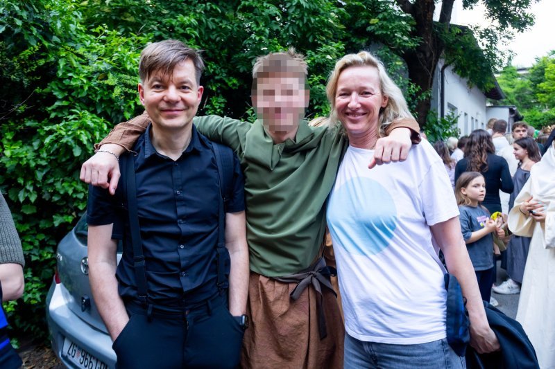 Davor Bruketa sa sinom i suprugom