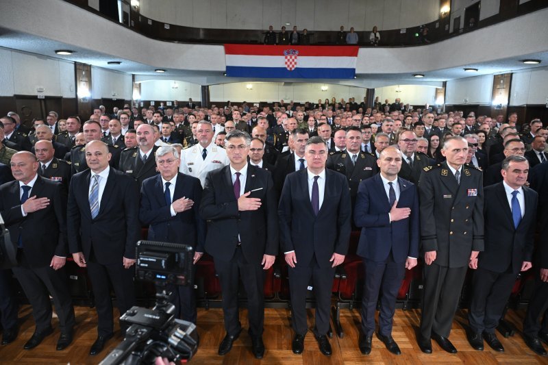 Plenković i Milanović na Danu Hrvatske vojske