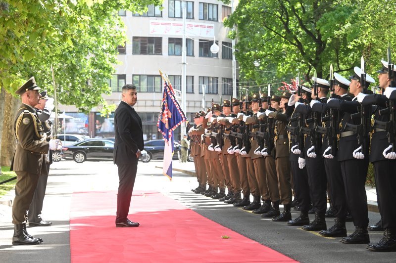 Plenković i Milanović na Danu Hrvatske vojske