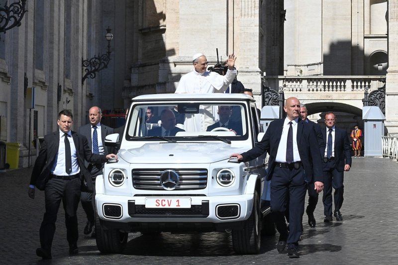 Papa Lav XIV.