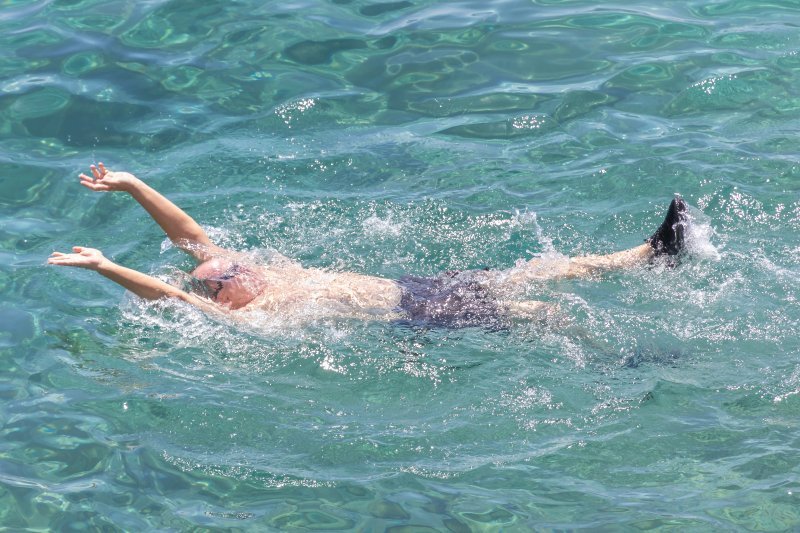 Najpoznatija dubrovačka plaža Banje puna je kupača