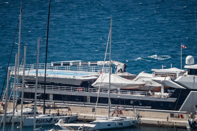Jahte Jeffa Bezosa u Marini Kaštela