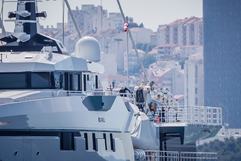 Jahte Jeffa Bezosa u Marini Kaštela