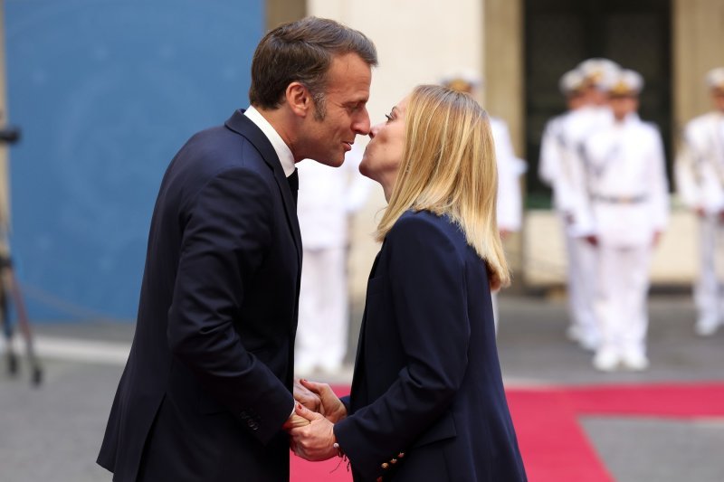 Emmanuel Macron i Giorgia Meloni