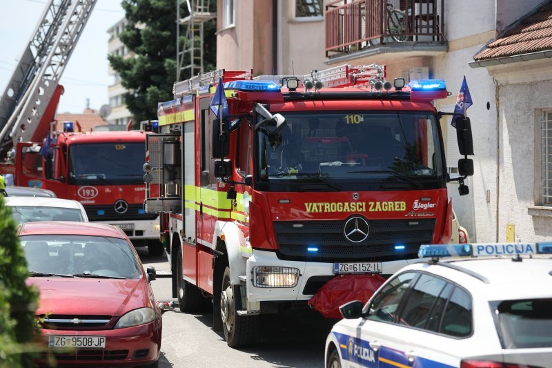 Požar na krovištu kuće na Trešnjevci