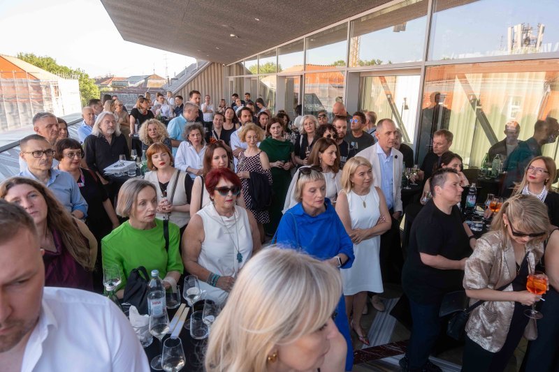 Uzvanici na književnoj nagradi tportala
