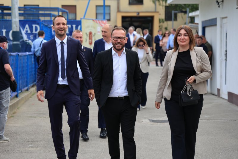 Tradicionalna utakmica nakon svečanog obilježavanja 36. obljetnice osnutka HDZ-a na terenu NK Jarun