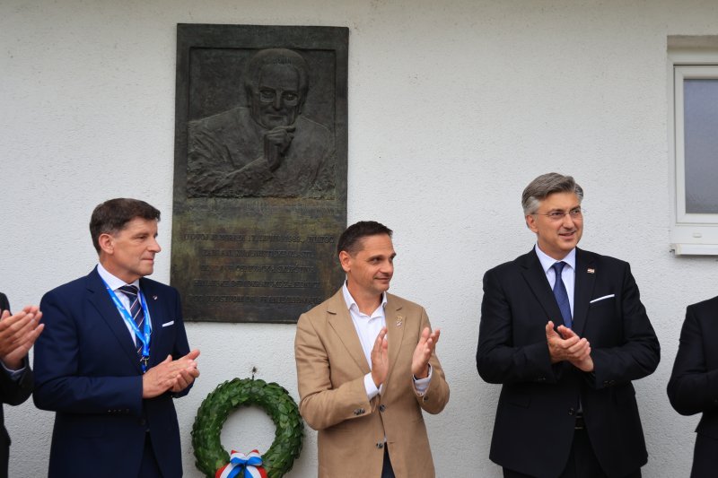 Tradicionalna utakmica nakon svečanog obilježavanja 36. obljetnice osnutka HDZ-a na terenu NK Jarun