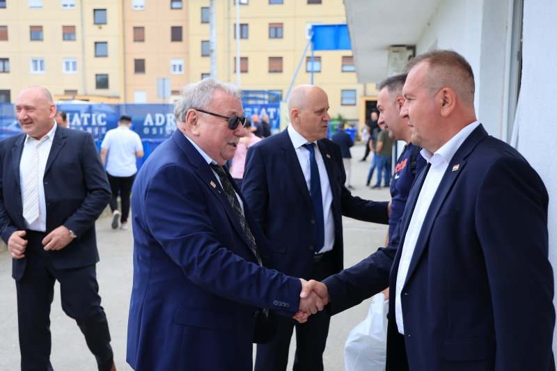 Tradicionalna utakmica nakon svečanog obilježavanja 36. obljetnice osnutka HDZ-a na terenu NK Jarun