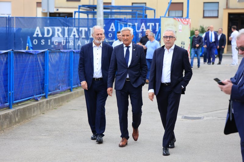 Tradicionalna utakmica nakon svečanog obilježavanja 36. obljetnice osnutka HDZ-a na terenu NK Jarun