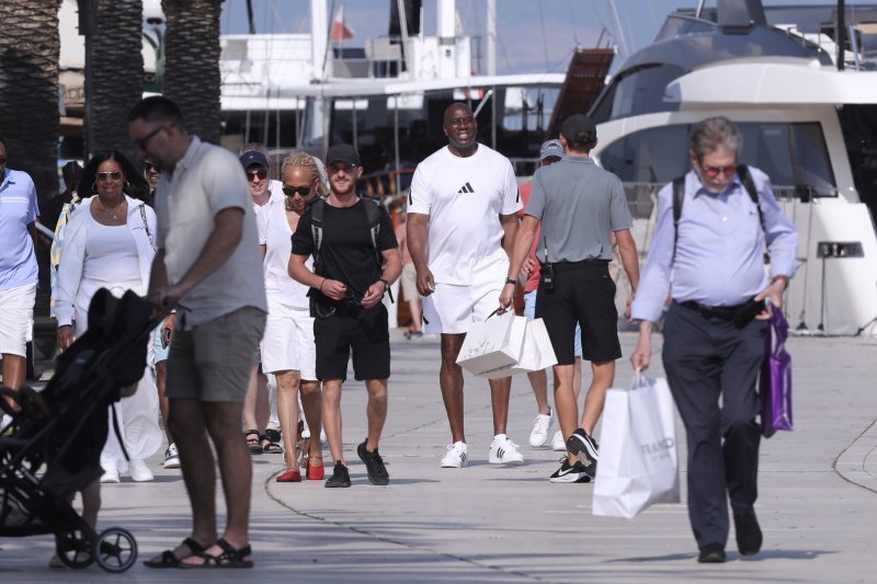 Magic Johnson s obitelji i prijateljima u Trogiru