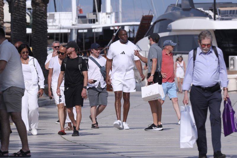 Magic Johnson s obitelji i prijateljima u Trogiru