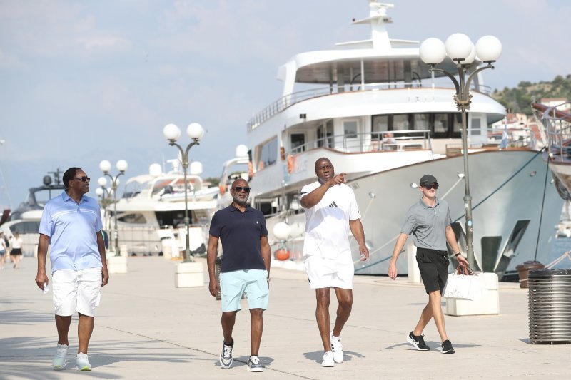 Magic Johnson s obitelji i prijateljima u Trogiru