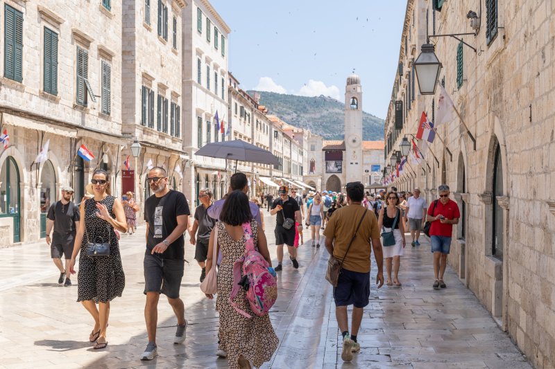 Dubrovnik: Pune plaže i turističke gužve u gradu
