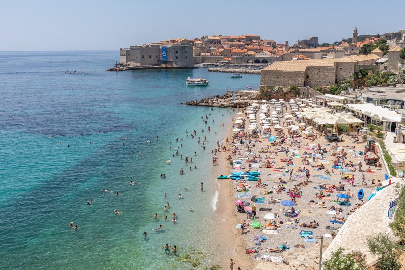 Dubrovnik: Pune plaže i turističke gužve u gradu