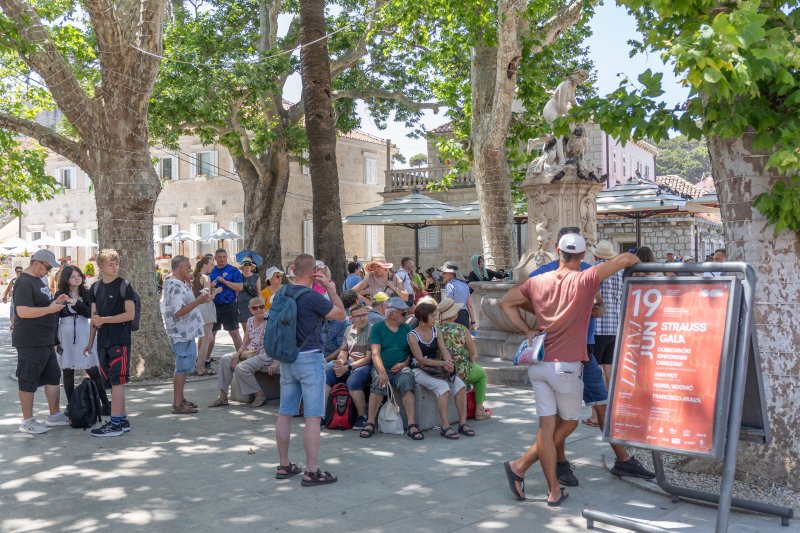 Dubrovnik: Pune plaže i turističke gužve u gradu