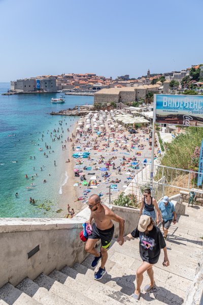 Dubrovnik: Pune plaže i turističke gužve u gradu