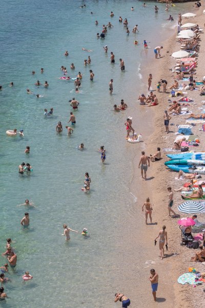 Dubrovnik: Pune plaže i turističke gužve u gradu