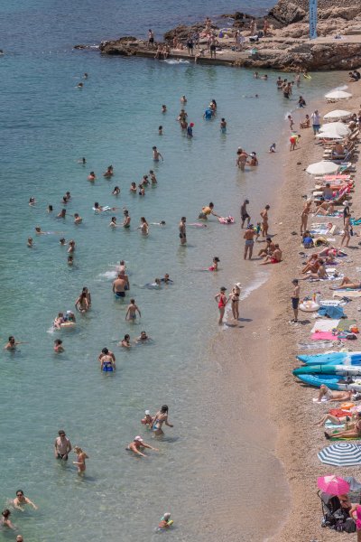 Dubrovnik: Pune plaže i turističke gužve u gradu