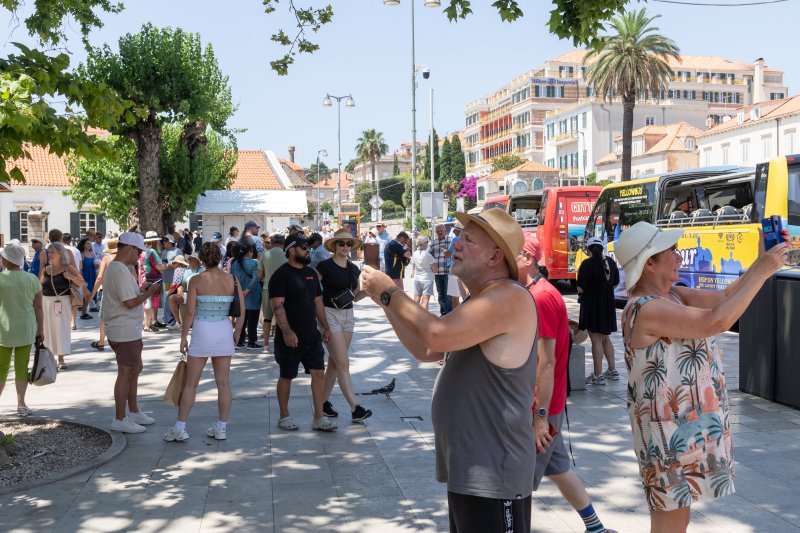Dubrovnik: Pune plaže i turističke gužve u gradu