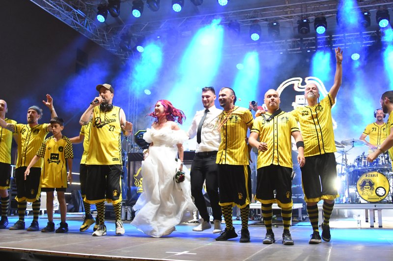 Mladenci sa svadbe došli na koncert Dubioze