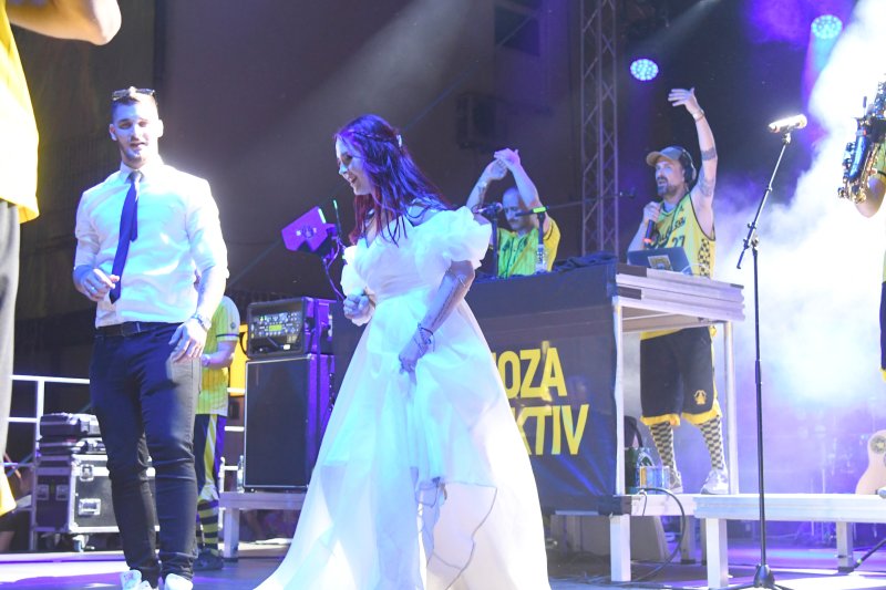 Mladenci sa svadbe došli na koncert Dubioze