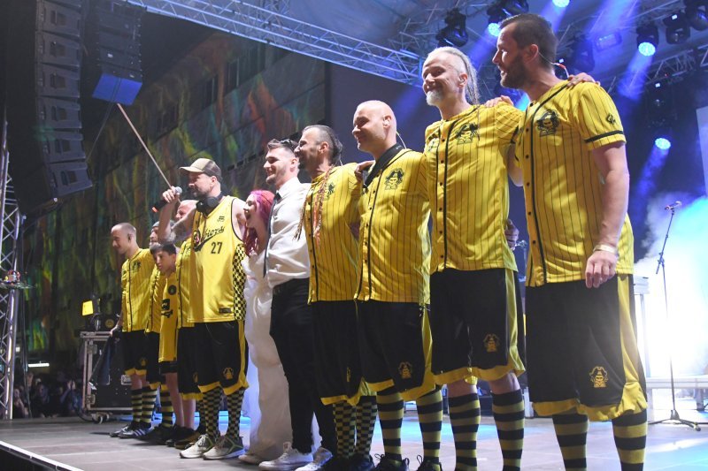 Mladenci sa svadbe došli na koncert Dubioze