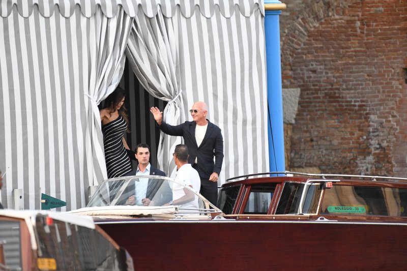 Jeff Bezos i Lauren Sanchez