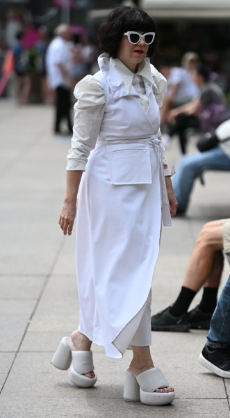 Mirela Holy (2)