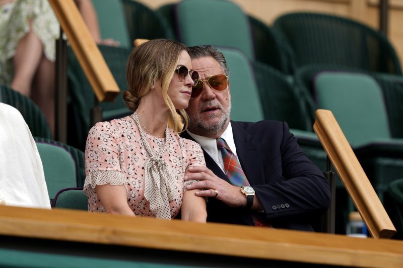 Russell Crowe i Britney Theriot