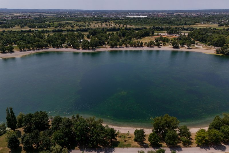 Rupa na dnu Jaruna