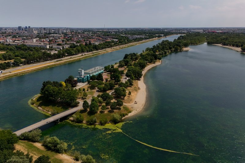 Rupa na dnu Jaruna