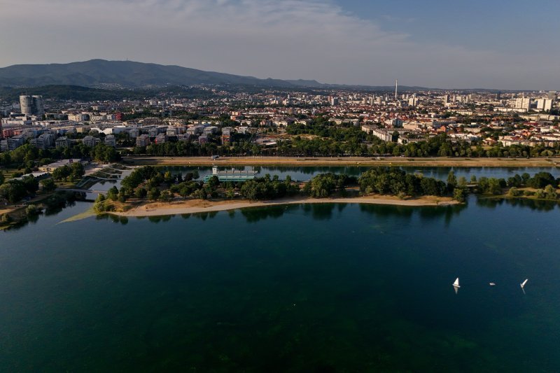 Rupa na dnu Jaruna