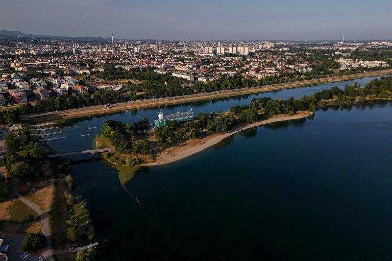 Rupa na dnu Jaruna