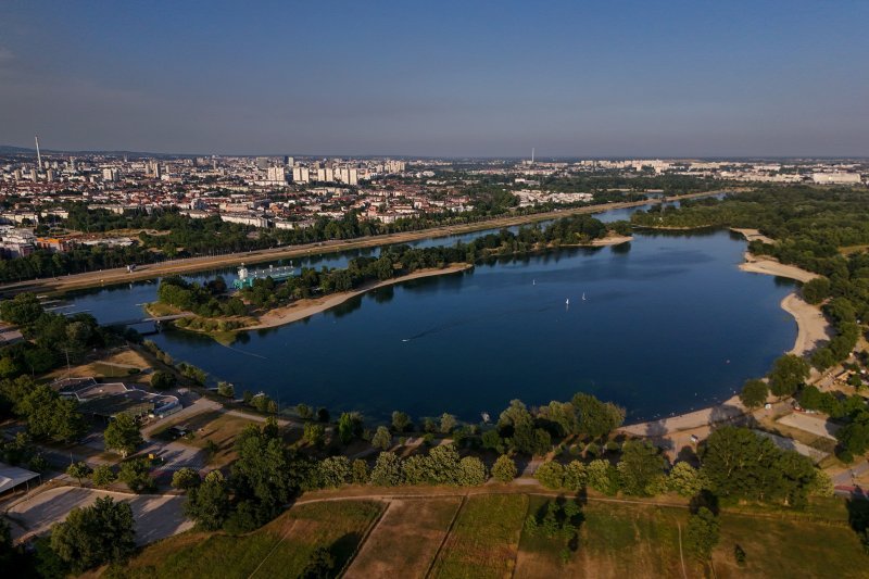 Rupa na dnu Jaruna