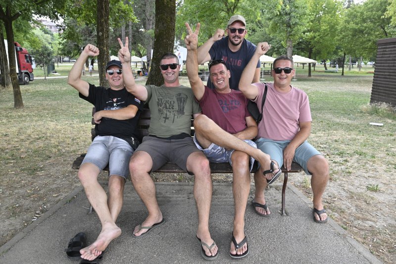 Otvaranje fan zone za posjetitelje Thompsonova koncerta u parku Bundek