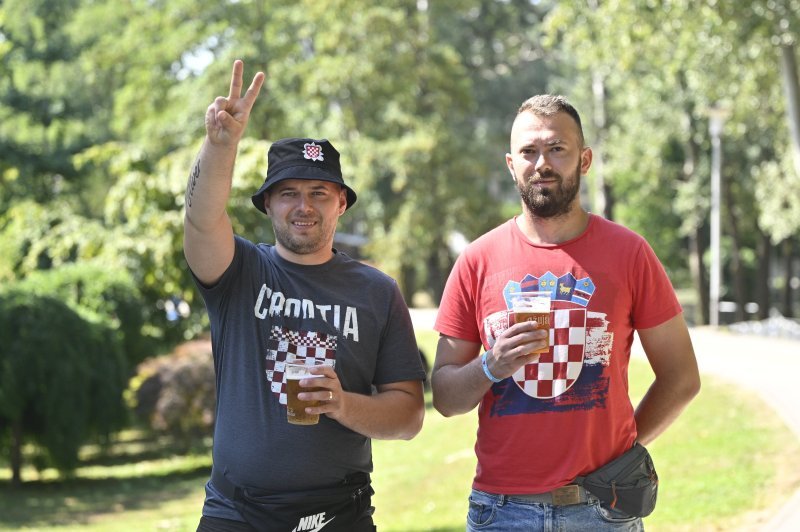Atmosfera u fanzoni na Bundeku uoči Thompsonovog koncerta