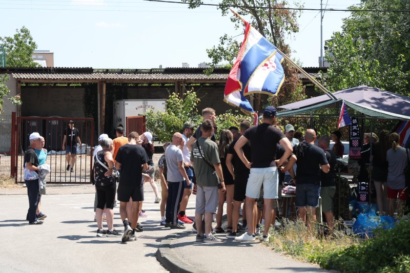 Štandovi ispred Hipodroma