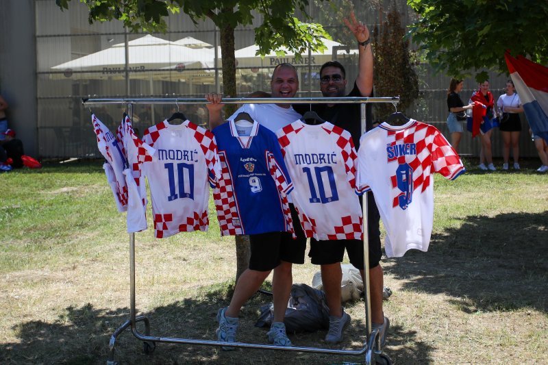 Štandovi ispred Hipodroma