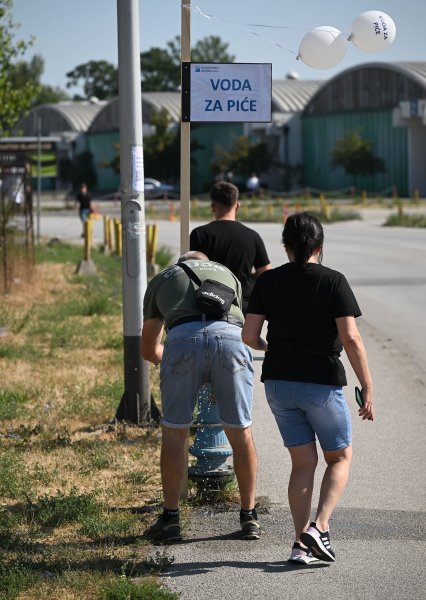 Obožavatelji u fan zonama ispred Hipodroma