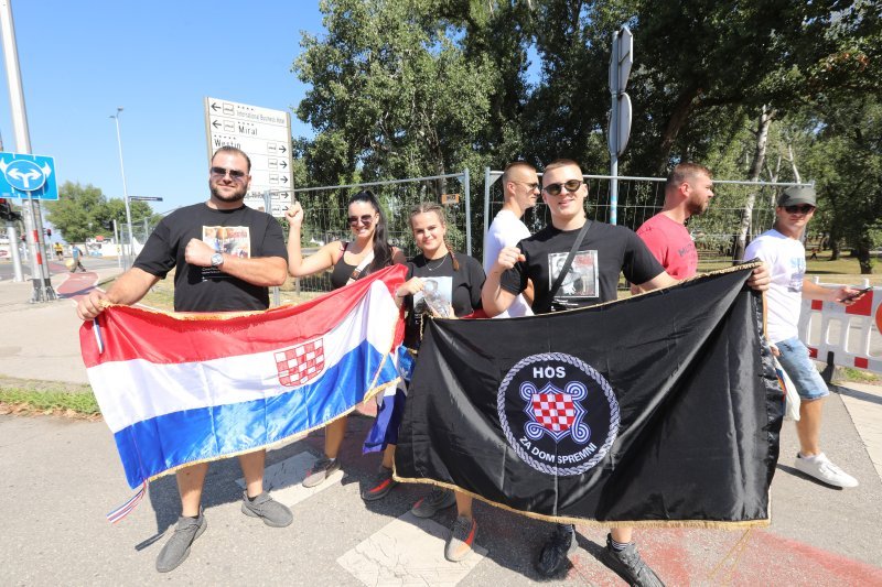 Obožavatelji u fan zonama ispred Hipodroma