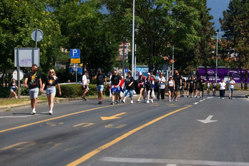 Obožavatelji u fan zonama ispred Hipodroma