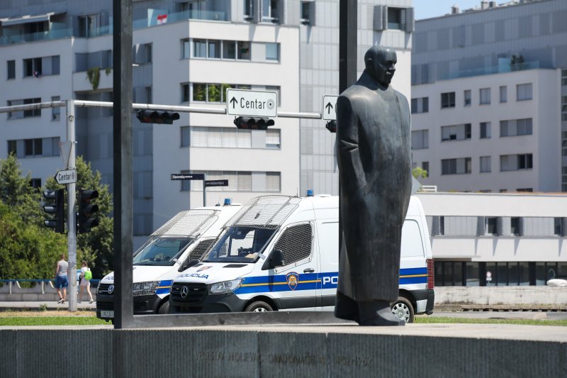 Obožavatelji u fan zonama ispred Hipodroma