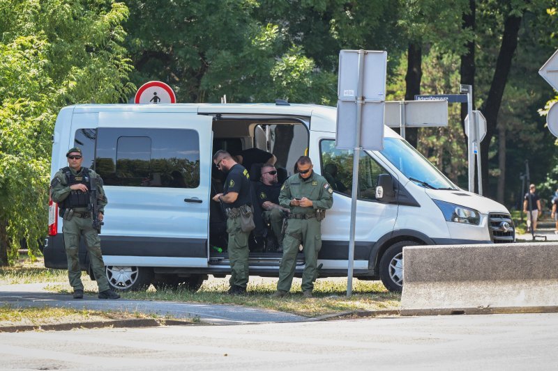 Obožavatelji u fan zonama ispred Hipodroma