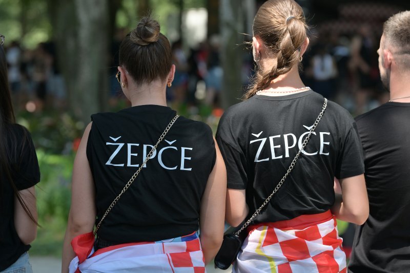 Obožavatelji u fan zonama ispred Hipodroma