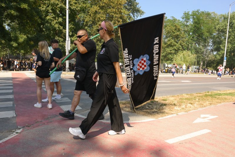 Obožavatelji u fan zonama ispred Hipodroma