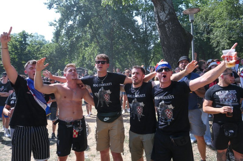 Obožavatelji u fan zonama ispred Hipodroma